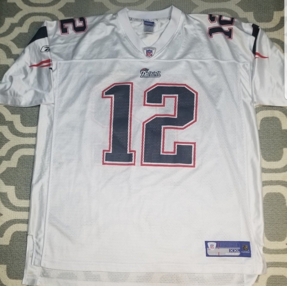 Tom Brady New England Patriots Football Jersey - Picture 2 of 4